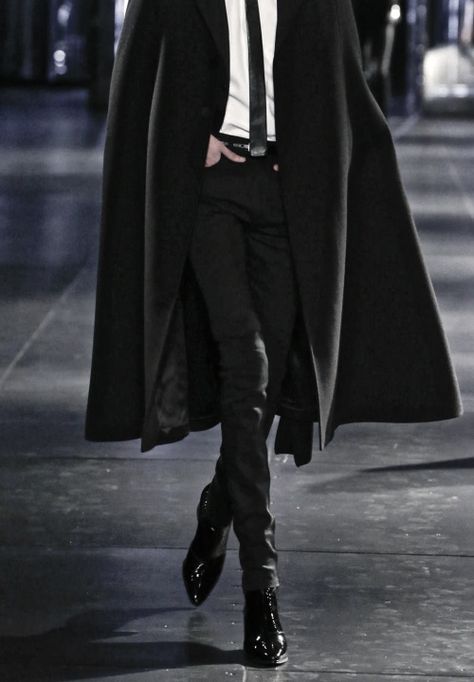 YSL F/W15 Xavier Samuel, Male Clothes, Sailor Jupiter, Sailor Venus, Saint Laurent Paris, Mode Inspo, Long Coat, Dark Aesthetic, Look Fashion