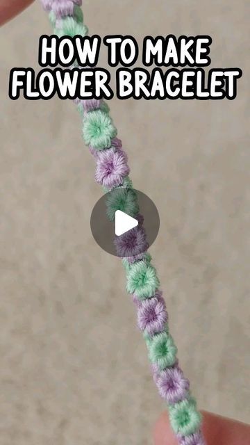 Bracelet With Clay Beads, Flower Bracelet Tutorial, Tie Flowers, Flower Braids, Macrame Tutorial, Elastic Bracelet, Bracelet Tutorial, Flower Bracelet, Clay Beads