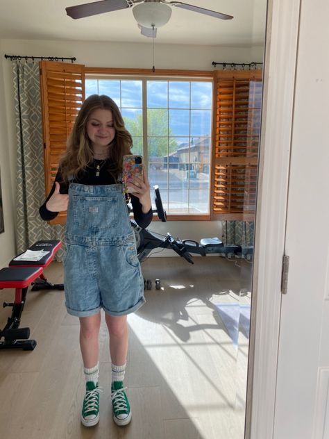 What To Wear With Overalls Shorts, Short Overalls Outfit, Aesthetic Person, Overall Shorts Outfit, Summer Modest Outfits, Denim Dungaree Shorts, Chunky Socks, Levis Overalls, Dungaree Shorts