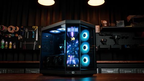 It's not everyday where a PC case launches with a sizable high-resolution touschscreen, which makes the new HYTE Y70 Touch a genuine head turner. Custom Pc Case, Hyte Y70 Build Pc, Pc Tower Design, Gaming Pc Tower, Nzxt Pc Build, Build A Pc, Game Programming, Gaming Pc Build, Custom Pc