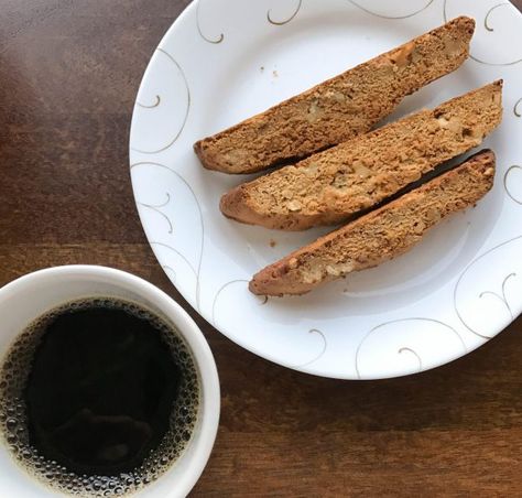 Maple walnut biscotti Walnut Biscotti Recipe, Walnut Biscotti, Healthy Christmas Cookies, Foodgawker Recipes, Biscotti Recipe, Maple Walnut, Japanese Dessert, Toasted Walnuts, Baking Mat