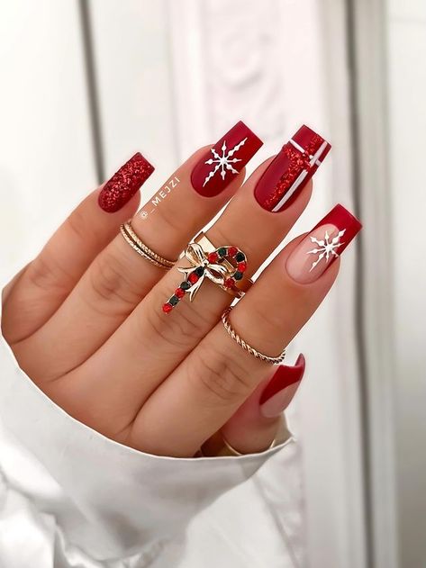 55 Best Winter Nail Ideas to Try Winter Gel Nails, Festive Holiday Nails, Red Christmas Nails, Holiday Nail Designs, Cute Christmas Nails, Pretty Nail Designs, Christmas Nails Acrylic, Nail Swag, Winter Nail Art