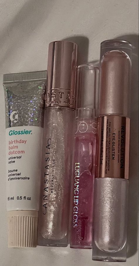 Glossier Balm Dotcom, Maybelline Superstay, Braut Make-up, Makeup Aesthetic, Fancy Makeup, روتين العناية بالبشرة, Makeup Items, Body Skin Care Routine, Makeup Essentials