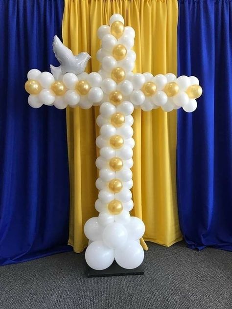 Balloon Cross, Balloon Styling, Kids Church Decor, Recuerdos Primera Comunion Ideas, Balloon Bouquet Diy, First Communion Decorations, 1st Birthday Girl Decorations, Communion Decorations, First Communion Favors