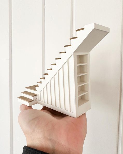 Barbie House Ideas Homemade, Dollhouse Stairs Diy, Diy Minature Stuff, Dollhouse Stairs, Popsicle Stick Crafts House, Modern Dollhouse Furniture, Doll Furniture Diy, Diy Doll Miniatures, Doll House Plans