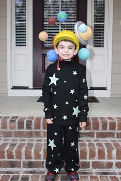 Solar System Costume, Wonka Costume, Willy Wonka Costume, Diy Fantasia, Space Costumes, Spirit Week Outfits, Costume Carnaval, School Costume, Space Dress