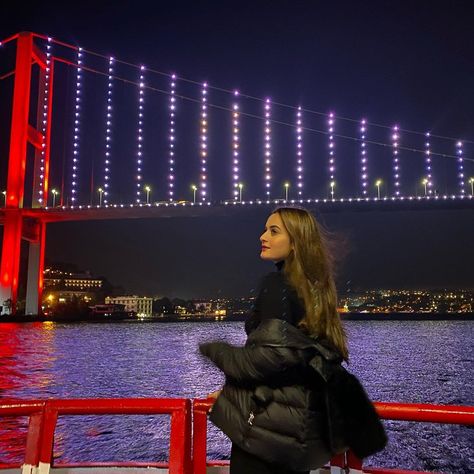 Istanbul Winter Photography, Istanbul Turkey Outfit Winter, Istanbul Outfit Ideas Winter, Turkey Photo Ideas, Istanbul Outfit Ideas, Dua Board, Istanbul Selfie, Istanbul In Winter, Istanbul Winter