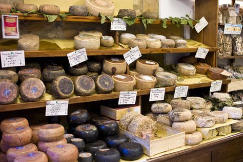 Here's the Difference Between Asiago, Romano, and Parmesan Cheese | Eliminate any cheese aisle confusion with this handy explainer. Horderves Appetizers, Healthy Cheese, Asiago Cheese, Pot Pies Recipes, Cheese Dishes, Italian Cheese, Cheese Shop, Fresh Cheese, Artisan Cheese