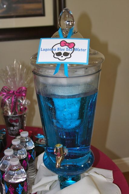 Drinks at a Monster High Party #monsterhigh #partydrinks Monster High Birthday Party Ideas, Sonic Ocean Water, Monster High Birthday Party, 5th Birthday Party Ideas, Monster High Party, 9th Birthday Parties, Party Deco, Birthday Board, Monster Party