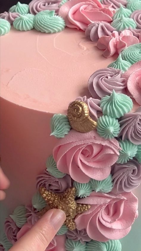 Another mermaid cake 🧜‍♀️😍 #cake #cakedecorating #mermaid #buttercream #piping #pretty #colourful #birthdaycake #bespoke #surrey | Instagram Buttercream Mermaid Cake, Pink Mermaid Cake, Mermaid Cake With Bubbles, Butter Cream Mermaid Cake, Round Mermaid Cake, Mermaid Scale Cake Buttercream, Buttercream Piping, Pink Mermaid, Mermaid Cakes