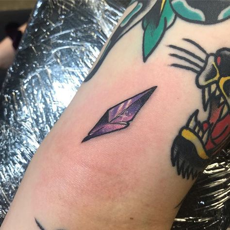 Little shikon jewel shard from Inuyasha filler, in between two tattoos made by my friend, @ianxnolan. Shikon Jewel, Nerdy Tattoos, Jewel Tattoo, Great Tattoos, Anime Tattoos, Skin Art, Piercing Tattoo, Body Mods, Inuyasha