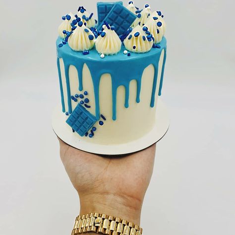 Mini Drip Cakes Ideas, Drip Cake Hombre, Birthday Cake For Papa, Bolo Rapunzel, Tiny Cakes, Buttercream Flower Cake, Beautiful Cake Designs, Homemade Birthday Cakes, Holiday Chocolate