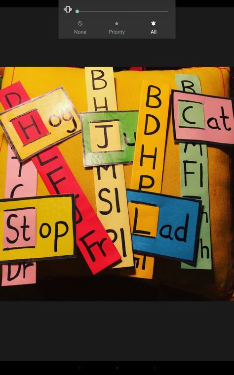 Fun way to teach three letter words, kindergarten!! Three Letter Words Activities, Three Letter Words For Kids, Teaching Aids For Kindergarten, English Language Learning Activities, 3 Letter Words, Cvc Words Kindergarten, Three Letter Words, Montessori Lessons, Grammar For Kids