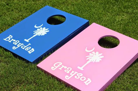 Grits & Giggles: Mini-Cornhole Boards Cornhole Board Plans, Adhesive Vinyl Projects, Backyard Party Games, Diy Cornhole Boards, Wood Crafts Kids, Woodwork Ideas, Reunion Games, Wood Projects For Kids, Wood Projects For Beginners