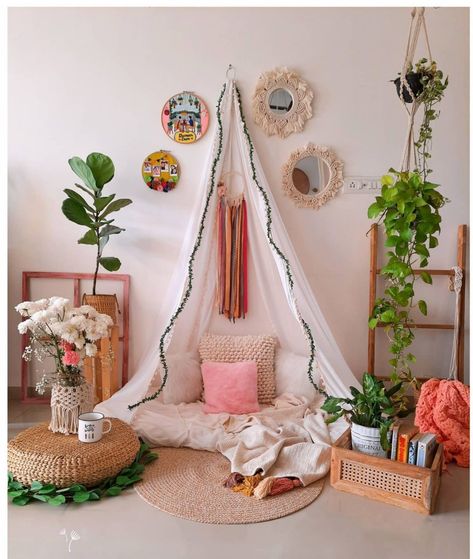 Boho Room Design, Bed On The Floor Ideas, Beds On Floor Ideas, Reading Nook Classroom, Virtual Hugs, Floor Seating Living Room, Bohemian House Decor, Baby Corner, Corner Seating