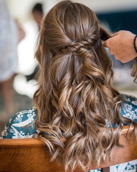 Peinados Invitada Boda 2019 Check more at https://www.fotosdepeinadosparafiesta.com/peinados-invitada-boda-2019/ Hairstyle Bridesmaid, Guest Hair, Wedding Guest Hairstyles, Penteado Cabelo Curto, Asian Hair, Short Curly Hair, Wedding Hair And Makeup, Hair Dos, Down Hairstyles