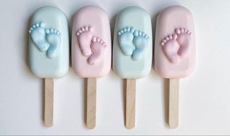 Gender Reveal Candy, Gender Reveal Dessert, Oreo Cookie Pops, Chocolate Covered Desserts, Cake Pop Designs, Gender Reveal Party Theme, Baby Shower Treats, Floral Cupcakes, Chocolate Covered Treats