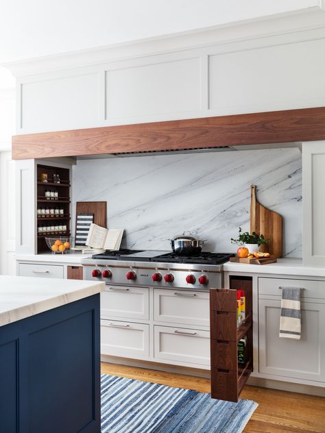 Kitchen Niche Ideas, Niche Shelves, Kitchen Niche, Kitchen Storage And Organization, Modern Kitchen Storage, Walnut Kitchen, White Kitchens, Kitchen Hoods, Kitchen Redo