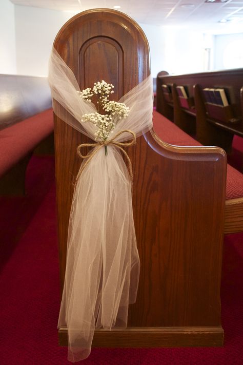 Church Pew Decorations, Simple Church Wedding, Wedding Pew Decorations, Church Aisle, Wedding Church Decor, Pew Decorations, Wedding Pews, Church Wedding Flowers, Wedding Isles