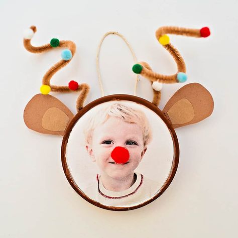 RUDOLPH REINDEER PHOTO ORNAMENT Decoracion Navidad Diy, Diy Photo Ornaments, Reindeer Photo, Hello Wonderful, Christmas Art Projects, Rudolph Reindeer, Fun Ornaments, Christmas Tree Art, Reindeer Ornaments