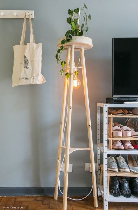 Design an ergonomic laptop stand with adjustable angles. Incorporate cooling slots or a space for cable management. Vintage Wooden Toolbox  Build a vintage-style wooden toolbox with compartments for all your tools. You can distress the wood to give it an aged look. Hashtags: #Woodworking #DIYWoodworking #WoodworkCrafts #HandmadeWood #WoodArt #Carpentry #WoodProjects #CraftedWithWood #LiveEdgeFurn Luminaria Diy, Diy Floor Lamp, Diy Lampe, Diy Centerpieces, Natural Home Decor, Diy Lamp, Home Staging, Plant Decor, Room Diy