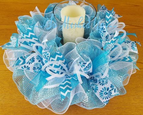 Mesh Centerpiece Diy, Deco Mesh Candle Ring, Deco Mesh Centerpiece, Summer Table Centerpieces, Snowflake Centerpieces, Deco Mesh Crafts, Table Centerpieces Diy, Deco Wreaths, Candle Ring