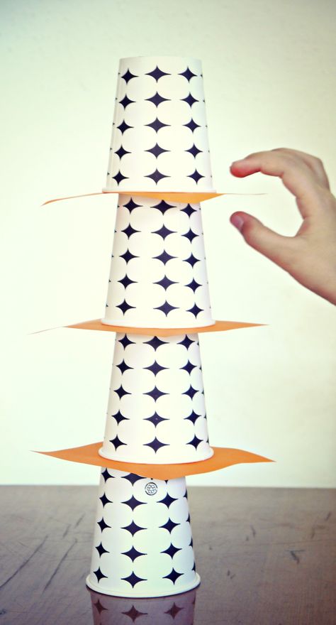 YANK ME GAME WITH CUPS!  This Minute To Win game is a a fun boredom buster for kids that will keep them occupied for a while!  #MinuteToWinGamesForKids #SimpleGamesForKids #EasyGamesForFamily #FunForKids #FamilyActivities #CoolIdeasForKids #HilariousGamesForKids #YankMeGameForKids Easy Games For Kids, Boredom Busters For Kids, Minute To Win It Games, Indoor Games For Kids, Fun Party Games, Fun Games For Kids, Boredom Busters, Indoor Activities For Kids, Games For Teens