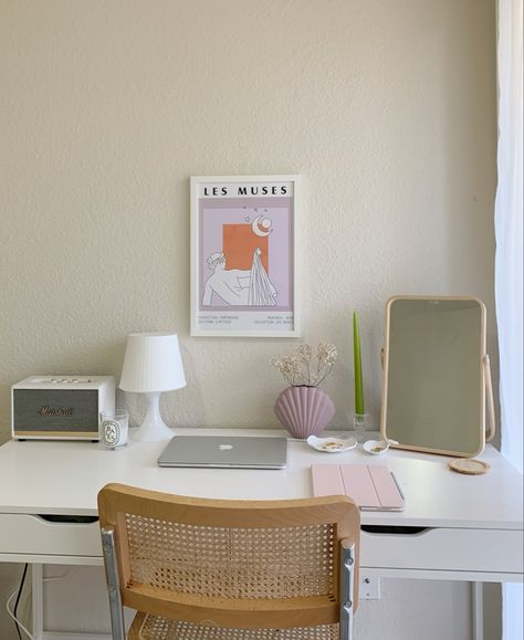 Study Desk Decor, Cubicle Decor, Dekorasi Kamar Tidur, Pastel Room, Study Room Decor, Room Deco, Minimalist Room, Room Design Bedroom, Room Makeover Inspiration