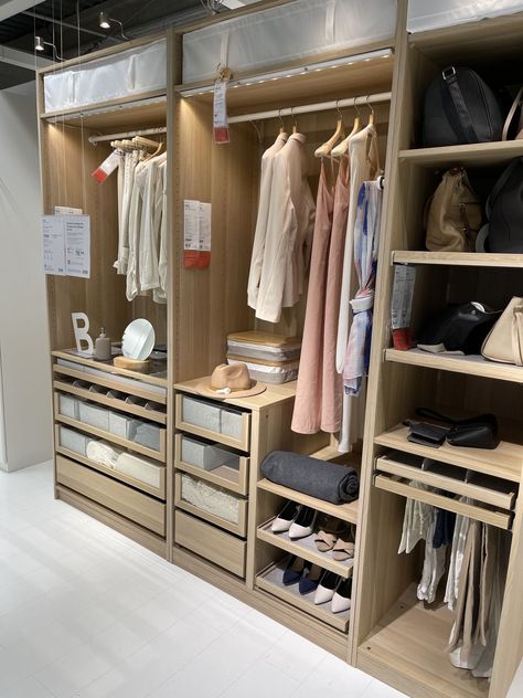 Pax Combinations, Small Dressing Room Ideas On A Budget, Wardrobe Design Layout, Wardrobe Internal Design, Balcony Ideas On A Budget, Bedroom Built In Wardrobe, Small Balcony Ideas Apartment, Dressing Room Closet, Walking Closet