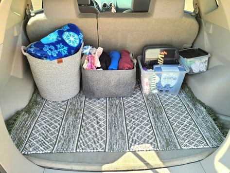 Suv Trunk Organization, Car Accessories Diy, Inside Car, Car Trunk Organization, Car Essentials, Car Goals, Trunk Organization, Car Hacks, Car Trunk