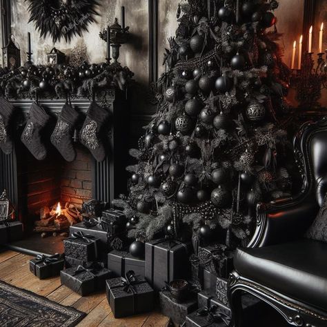 Black Christmas Stockings Ideas, Creepy Christmas Tree, Gothic Christmas Tree Ideas, Weird Christmas Trees, Christmas Tree With Black Decorations, Living Room Black Decor, All Black Christmas Tree, Black Xmas Tree Decorating Ideas, Black Christmas Tree Decorations Ideas