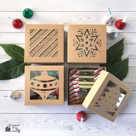 Ornament Box Svg Free, Diy Christmas Box, Diy Christmas Treats, Christmas Treats Boxes, Tiny Gifts, Holiday Party Favors, Gift Box Template, Christmas Treat, Ornament Box