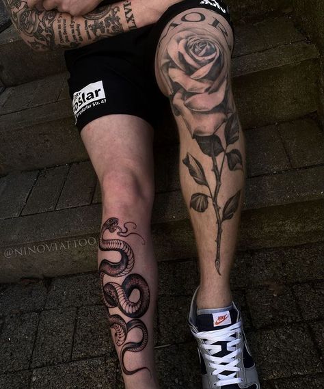 Knee Pit Tattoo, Rose Knee Tattoo, Rosé Legs, Tattoo Fixes, Tattoo Perna, Knee Tattoos, Dice Tattoo, Cross Tattoo For Men, Manga Tattoo