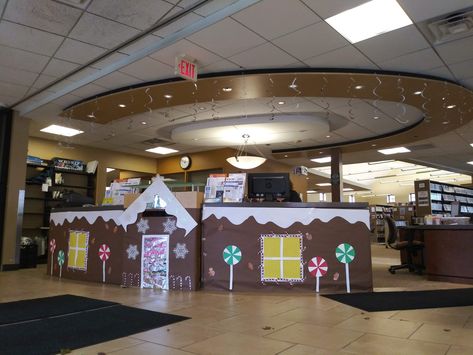 Front Desk Holiday Decor, Ginger Bread House Desk, Gingerbread Desk Decorations, Gingerbread Library, Holiday Office Decor, Library Desk, Unique Library, Library Lesson Plans, Nurses Station