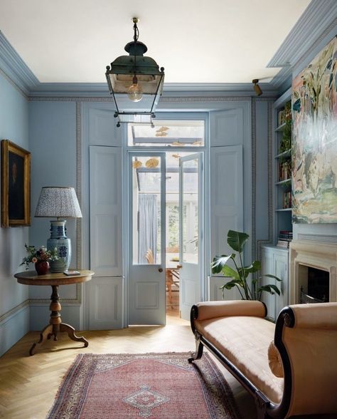 Antique Daybed, Sky Blue Paint, Blue Hallway, London Townhouse, Perfect Paint Color, London House, London Apartment, Design Del Prodotto, Blue Rooms