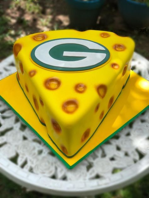 Green Bay Cake, Green Bay Packers Birthday, Green Bay Packers Cake, Packers Cake, Packers Party, Groomsman Cake, Vanilla Sheet Cakes, Football Cake, Zucchini Cake