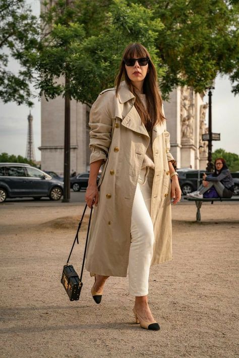 Pumps Outfit Casual, Burberry Coat Outfit, Chanel Slingback Outfit, Casual Trench Coat Outfit, Trenchcoat Outfit, Paris Outfit Ideas, Burberry Trenchcoat, Pumps Outfit, Chanel Pumps