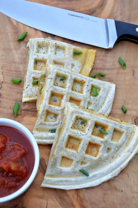 Mini Waffle Recipe, Cheese Quesadillas, Waffle Iron Recipes, Dessert Waffles, Waffle Maker Recipes, Waffles Easy, Cheese Quesadilla, Waffles Maker, Chicken Quesadillas