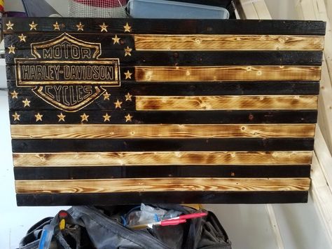 Harley Davidson Wood Projects, Harley Garage, Wood Flag Diy, Diy Flags, Harley Davidson Decor, Wood Flags, Wooden Pallet Signs, Harley Davidson Crafts, Wooden Flags