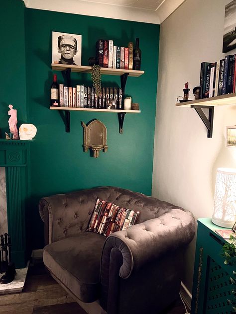 Gothic Reading Corner, Corner Book Nook, Aesthetic Reading, Green Living Room, Reading Spot, Gothic Aesthetic, Living Room Green, Book Nook, Spare Bedroom