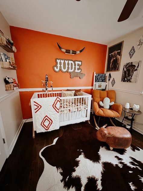 Cowboy western theme baby nursery Western Nursery Ideas, Western Baby Nurseries, Country Baby Rooms, Country Nursery, Cowboy Room, Western Ideas, Cowboy Nursery, Western Nursery, Baby Nursery Inspiration