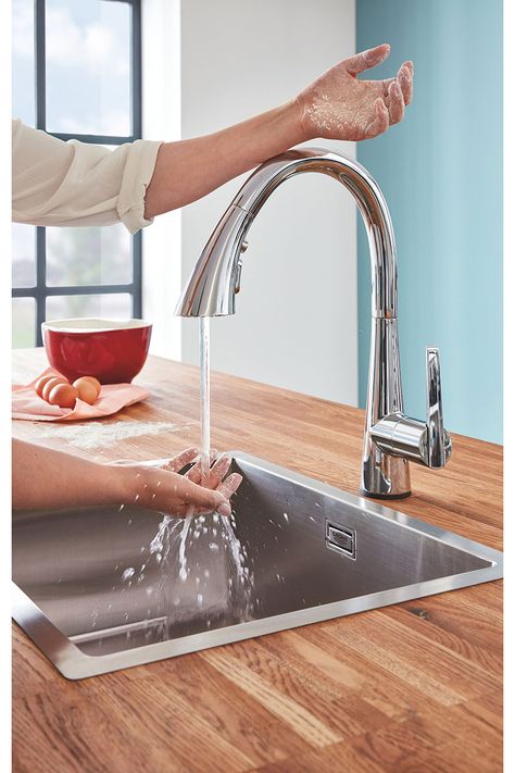 Non-touch taps to keep your kitchen and bathroom cleaner Washing Fruit, Touch Kitchen Faucet, Traditional Faucet, Smart Faucet, Touchless Kitchen Faucet, Touchless Faucet, Chrome Kitchen Faucet, Shower Spray, Bathroom Faucets Waterfall