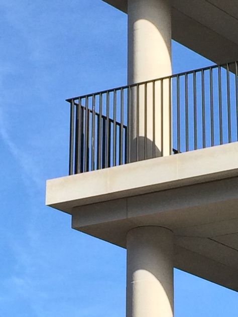 David Chipperfield, Kensington Rectangular black painted metal balustrade, concrete balcony and pillars Metal Balustrade Balcony, Black Metal Balustrade, Steel Balustrade Balcony, Black Railing Balcony, Black Balcony Railing, Metal Railing Balcony, Balustrade Ideas Outdoor, Balustrade Exterior, Concrete Balustrade