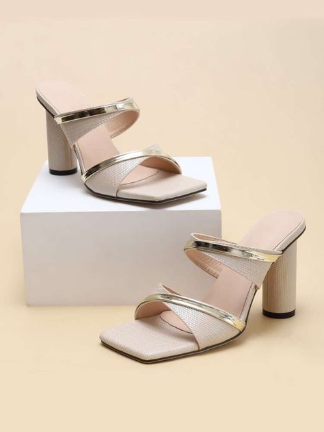 Women Shoes Collection, Types Of Sandals, Statement Shoes, Fashion Shoes Sandals, Shoes World, Classy Shoes, Shoes Design, Bridal Sandals, Fashion Slippers