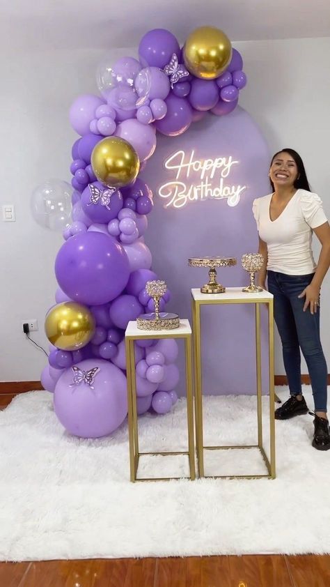 Purple And Gold Decor, Lila Party, Purple Cakes Birthday, 18th Birthday Party Themes, Purple Birthday Party, Balloon Bouquet Diy, Deco Ballon, Moms 50th Birthday, Simple Birthday Decorations