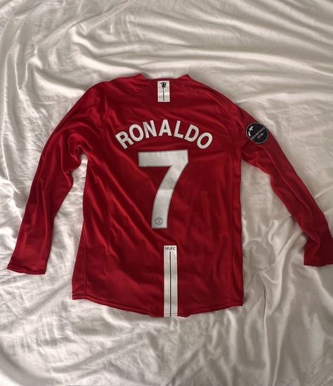 Manchester united 07/08 Cristiano Ronaldo Men Large for Sale in Dearborn Heights, MI - OfferUp Ronaldo Man United, Ronaldo Kit, Cr7 Manchester United, Jersey Shirt Outfit, Manchester United 2008, Cristiano Ronaldo Shirt, Cristiano Ronaldo Celebration, Cristiano Ronaldo Jersey, Ronaldo Celebration