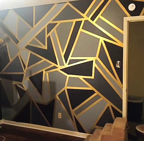 Gold Accent Wall Bedroom, Gold Painted Walls, Gold Accent Wall, Black Painted Walls, Geometric Wall Paint, Black Accent Walls, Gold Geometric Pattern, Diy Wall Painting, Triangle Wall