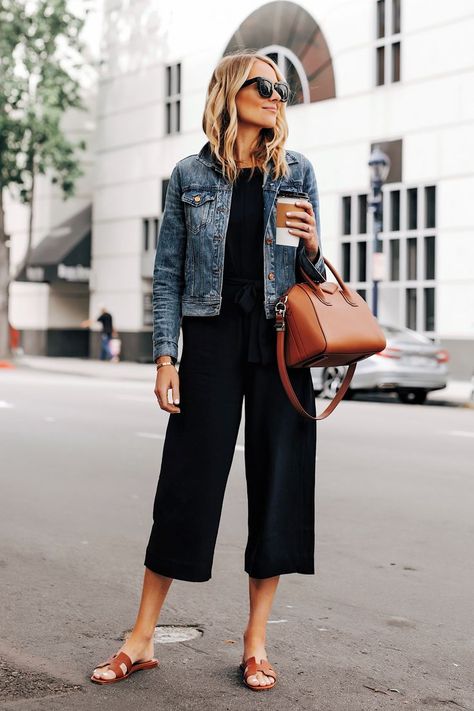 Fashion Jackson Everlane Black Jumpsuit Denim Jacket Brown Sandals Brown Tote 1 Jumpsuit Denim Jacket, Jumpsuit Denim, Fashion Jackson, Sandals Brown, Brown Tote, Mode Casual, Jumpsuit Fashion, 가을 패션, Brown Sandals