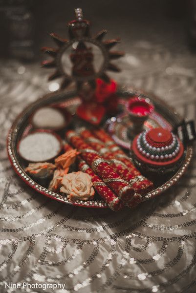 Gujarati Wedding Ceremony http://www.maharaniweddings.com/gallery/photo/82194 Gujarati Wedding Decoration, Gujarati Wedding, Desi Girl, Brown Wedding, Desi Wedding, Gallery Photo, Couple Goals, Desi, Wedding Decor