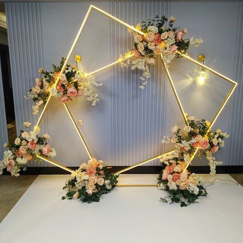 Frame Backdrop Ideas, Bubble Bouquet, Decorating Ideas Wedding, Wedding Decoration Idea, Ganesha Decoration, Ideas Wedding Decoration, Decoration Ideas Wedding, Showroom Ideas, Photoshoot Backdrops